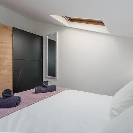 Traumhaftes Mit Meerblick Und Privatem Balkon - Nur 250 Meter Zum アパート *