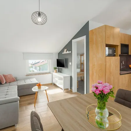 Traumhaftes Mit Meerblick Und Privatem Balkon - Nur 250 Meter Zum Porec